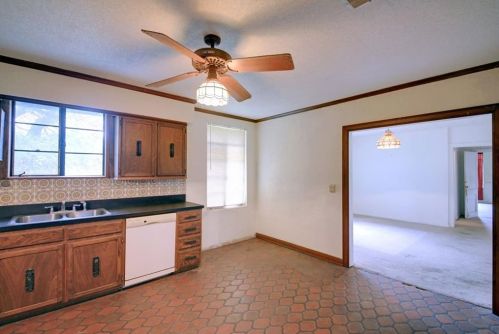 1300 August Dr, Austin TX  78753-2909 exterior