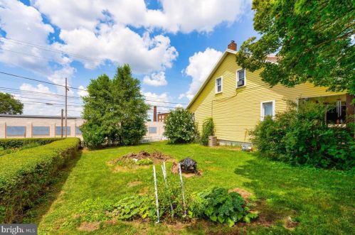 1722 King St, York PA  17404-5619 exterior