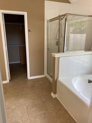 6623 Grant Dr, Richmond TX  77469-6072 exterior