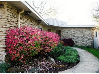 1380 Carol Ln, Bannockburn IL  60015-2012 exterior