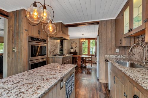 201 10th St, Albany, MN 56307-8307