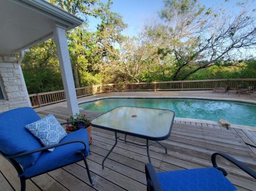 1133 Elder Cir, Austin TX  78733-3422 exterior