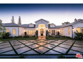 5220 Encino Ave, Van Nuys CA  91316-2524 exterior