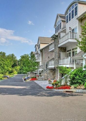10 Trout Creek Rd, Huntington, CT 06484-6234