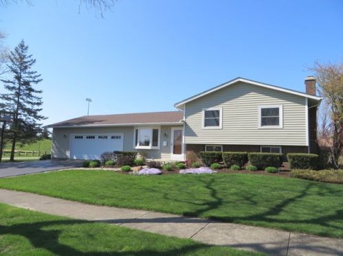 10 Farmgate Ln, Palatine, IL 60067-3420