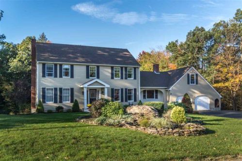 20 Hickory Ridge Dr, Plaistow, NH 03865-2763