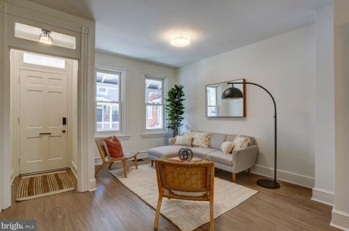 527 Howard Ave, Lancaster PA  17602-4421 exterior