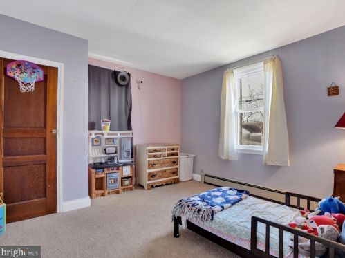 112 Fame Ave, Hanover PA 17331-1585 exterior