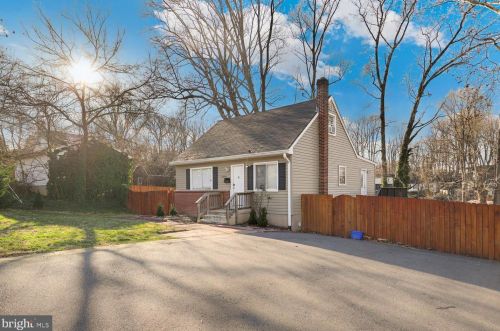 13434 Forest Glen Rd, Woodbridge, VA 22191-1849