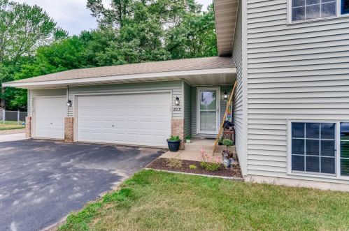 815 Marigold Dr, Spectacle Lake, MN 55008-9016