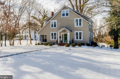 502 George St, Charles Town, WV 25414-1553