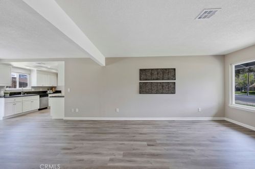 6969 Hillside Ave, Riverside CA  92504-2071 exterior