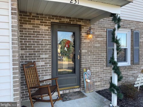 231 Heather Ln, Ephrata, PA 17522-2809