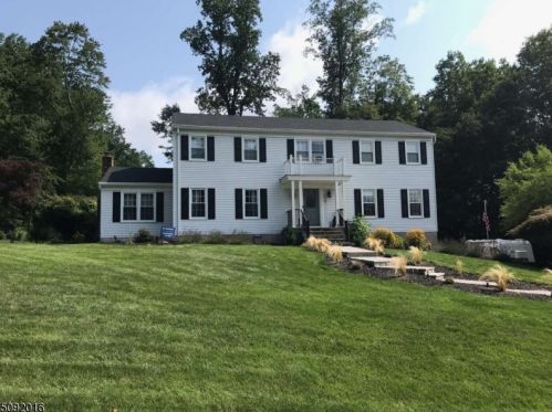 3 Rickland Dr, Dover, NJ 07869-4304