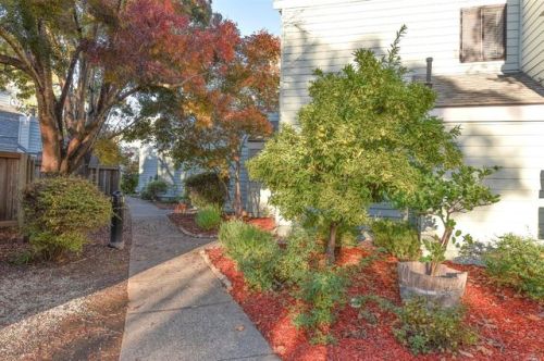 210 Courtyards, Windsor CA  95492-9545 exterior
