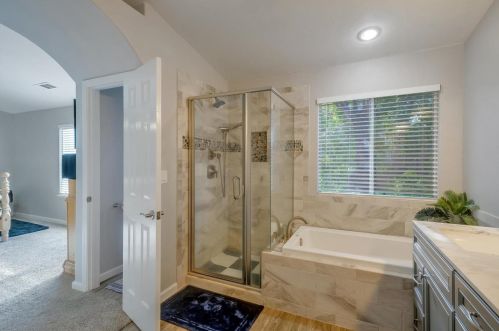 781 Bluff Dr, Los Banos CA  93635-5127 exterior