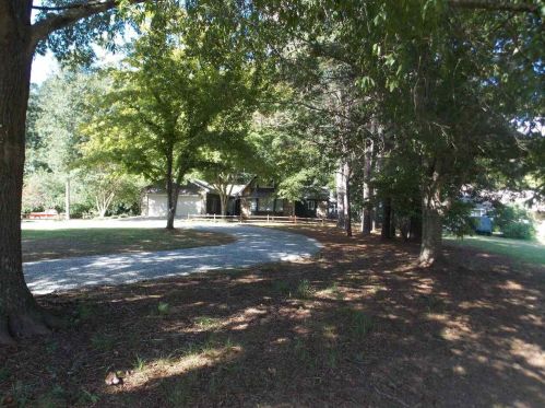 1240 Twin Rivers Rd, Reynolds Plantation, GA 30642-2612
