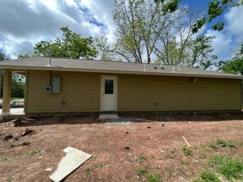 617 Columbia St, Angleton, TX 77515-4226