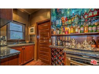 1206 Havenhurst Dr, Los Angeles CA  90046-4911 exterior