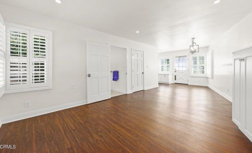 3855 Altura Ave, Glendale CA 91214-3456 exterior