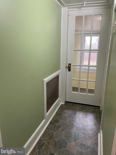 56 Mandl St, Trenton NJ  08619-3604 exterior