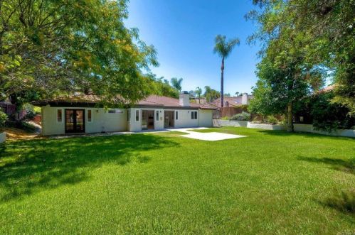 2532 Unicornio St, Carlsbad CA  92009-5327 exterior
