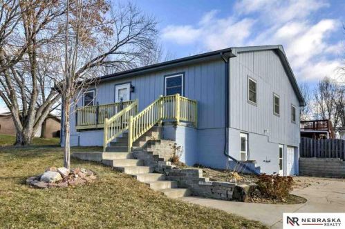 285 3rd St, Springfield, NE