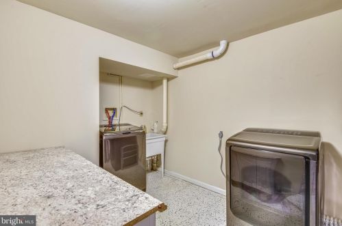 281 Shakespeare Dr, Severna Park MD 21146-2150 exterior