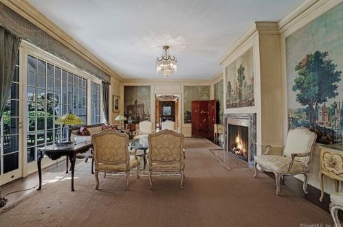 30 Field Point Dr, Greenwich CT  06830-7014 exterior