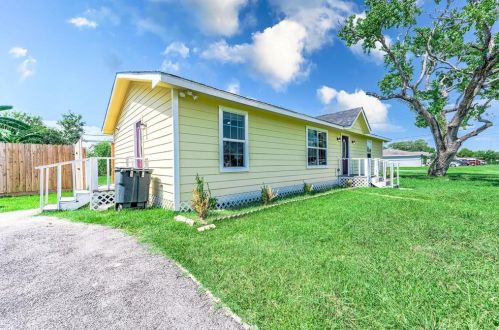 327 6th St, Morgans Point TX  77571-4905 exterior