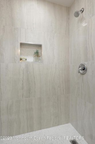 29 Manchester Ct, Tinton Falls NJ 07701-5490 exterior