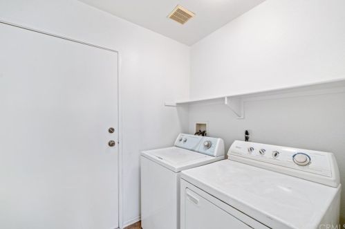 570 Vermont Ave, Anaheim CA  92805-5603 exterior