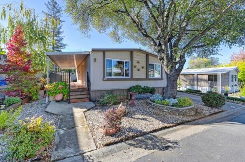 1577 Cottonwood Cir, Auburn, CA 95603-2926