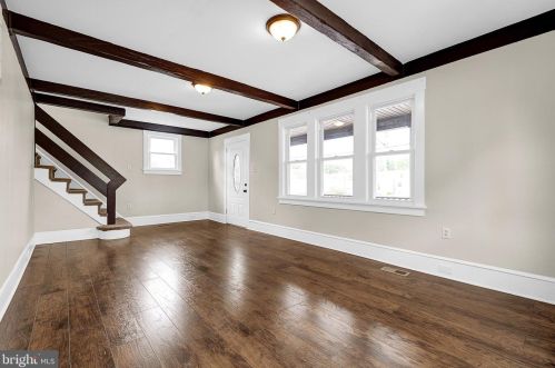26 Crescent Blvd, Camden NJ  08108-1042 exterior
