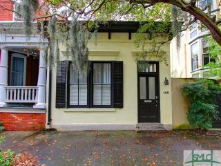 108 Harris St, Savannah GA  31401-4614 exterior