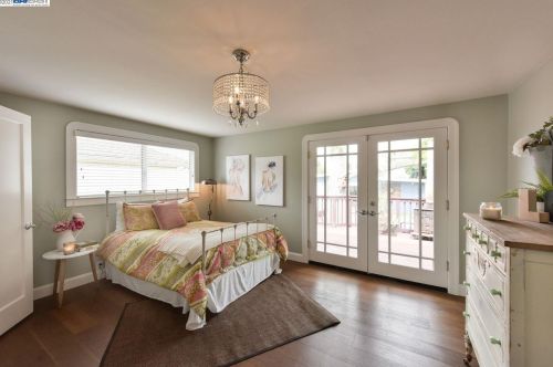 220 Stoakes Ave, San Leandro CA 94577-1734 exterior