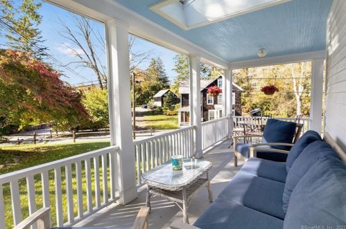 28 Church St, Wilton CT  06897-4903 exterior