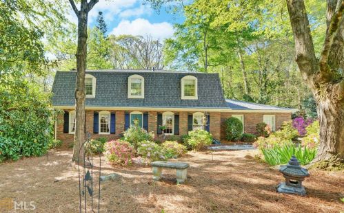 84 Oak Creek Cir, Toccoa, GA 30577-2494