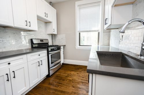 808 Newport Ave, Chicago, IL 60657-2311