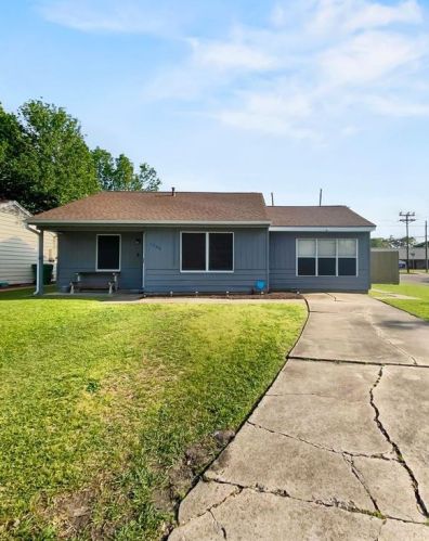 1200 San Felipe St, Angleton, TX 77515-5406