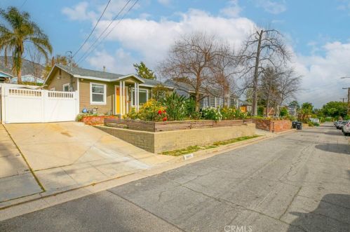 3653 3rd Ave, Glendale, CA 91214-2437