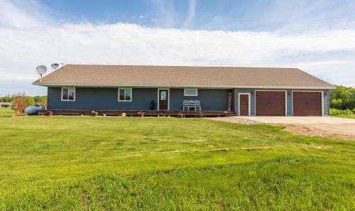 3831 Old Lake Rd, Osakis, MN 56360-4979