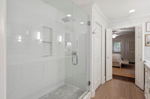 2035 Dellwood Dr, Atlanta GA  30309-1242 exterior