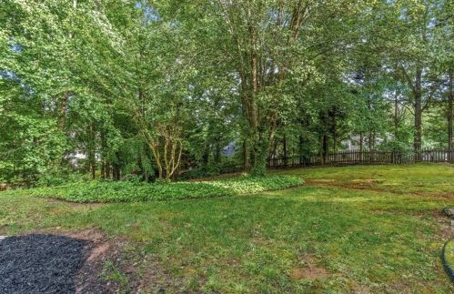 842 Eagle Glen Xing, Holly Springs GA  30189-6958 exterior