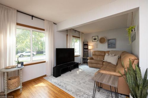 1391 Alaska Ave, Saint Paul MN  55116-2339 exterior
