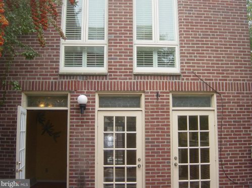 400 5 St, Philadelphia PA 19147-1508 exterior