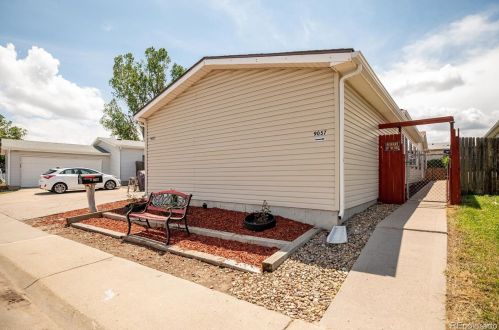 9057 Madeleine St, Denver CO  80260-5187 exterior