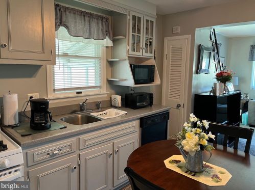 204 Samdin Blvd, Trenton NJ 08610-3934 exterior