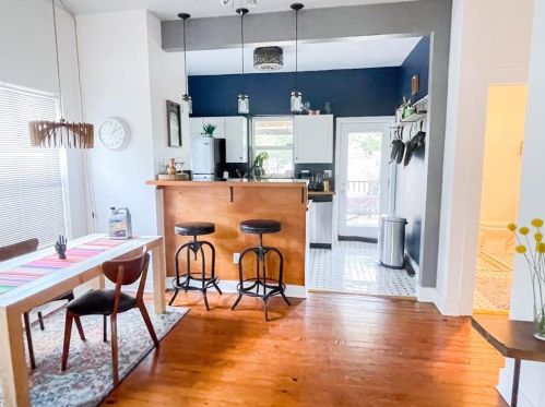 1127 Ebert Ave, Austin TX  78721-2543 exterior