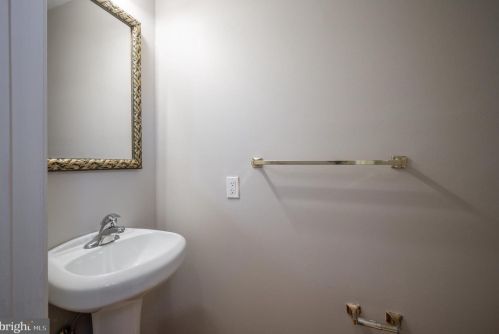 15136 Deer Valley Ter, Silver Spring MD 20906-6224 exterior